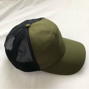 Lululemon Chamber Ball Cap
Brave Olive / Black / Fastgrid Sunlight Yellow